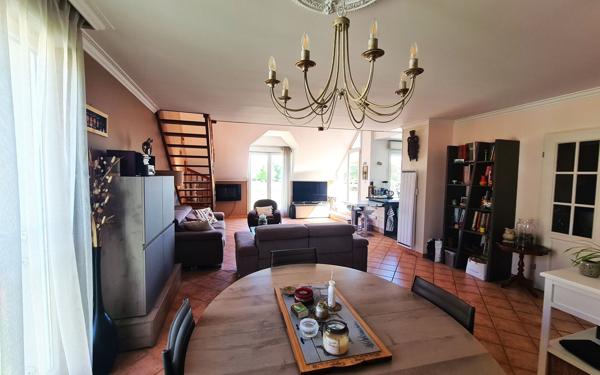 Appartement à vendre    4 pièces • 107,65 m2 Ozoir-la-Ferrière