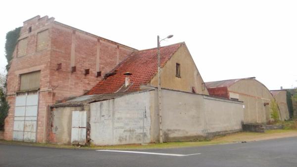 Dpt Allier (03), à vendre DOYET Entrepots et Bureaux et appartements