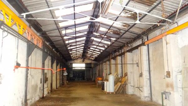 Dpt Allier (03), à vendre DOYET Entrepots et Bureaux et appartements