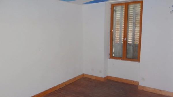 Dpt Allier (03), à vendre DOYET Entrepots et Bureaux et appartements