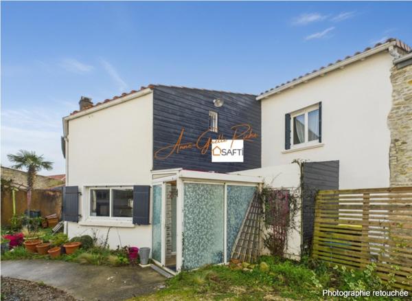 Coup de cœur assuré pour cette maison familiale lumineuse, 4 chambres au cœur de Marsilly.