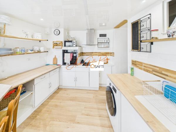 Coup de cœur assuré pour cette maison familiale lumineuse, 4 chambres au cœur de Marsilly.