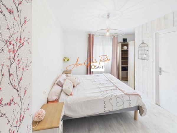 Coup de cœur assuré pour cette maison familiale lumineuse, 4 chambres au cœur de Marsilly.