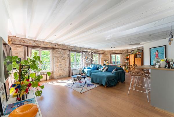 Superbe appartement T3 en étage élevé, baigné de lumière au charme authentique incontestable