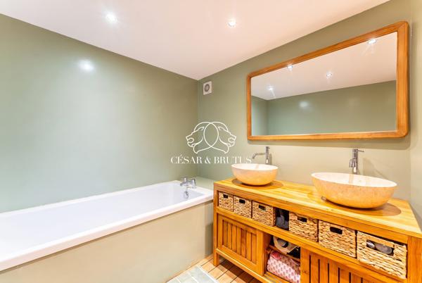 Superbe appartement T3 en étage élevé, baigné de lumière au charme authentique incontestable