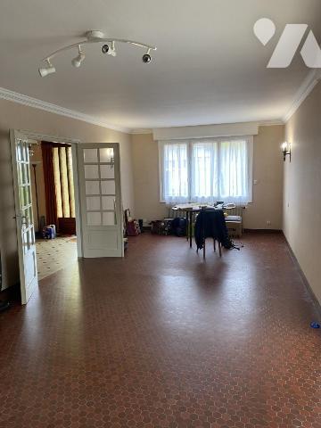 PAVILLON sur sous-sol avec JARDIN