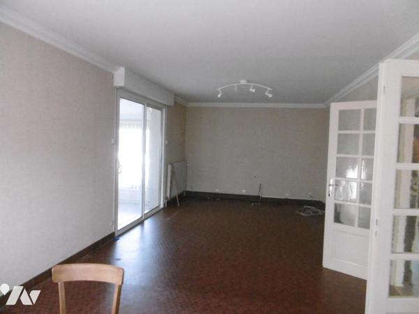 PAVILLON sur sous-sol avec JARDIN