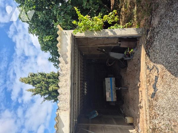 A Luçon, pavillon de 55 m² sur terrain clos de 746 m² séjour poêle à granulés, cuis, chambre, garage