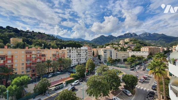 MENTON VASTE TROIS PIÉCES, PARKING ET CAVE.