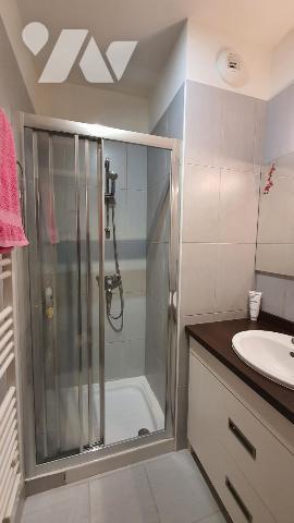 MENTON VASTE TROIS PIÉCES, PARKING ET CAVE.