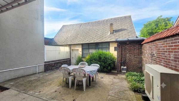 BEAUVAIS – Maison de caractère en briques avec jardin et 30 m² aménageables