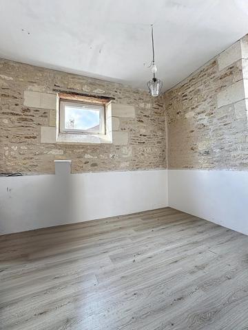 Maison à rénover de 288 m² – Grand potentiel à Cartelègue !