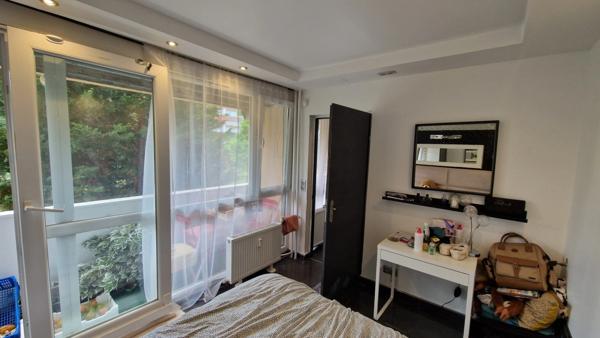 Chambre meublée à louer en collocation