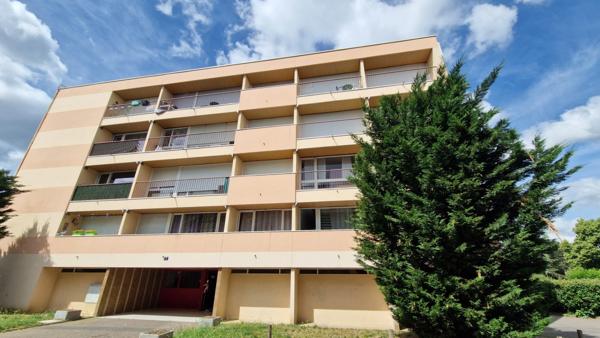 Chambre meublée à louer en collocation