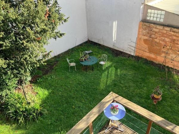 Croix de Chavaux belle meulière avec jardin arboré