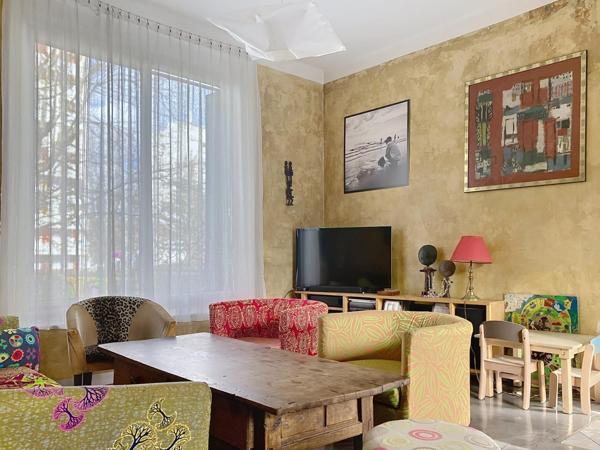 Croix de Chavaux belle meulière avec jardin arboré