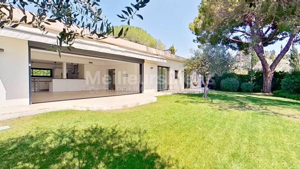 Villa d'architecte de 163m² sur un terrain de 1400m² avec piscine