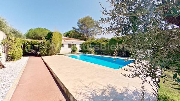Villa d'architecte de 163m² sur un terrain de 1400m² avec piscine