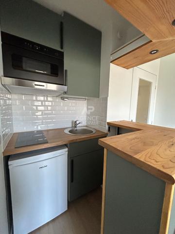 Appartement Poissy 1 pièce(s) meublé 19.40 m2 Loyer 716 €/mois charges comprises **  - Référence  9212
