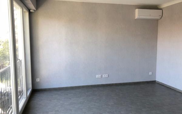 Maison à vendre    3 pièces •  Colayrac-Saint-Cirq