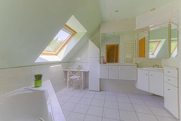 Maison à vendre 5 pièces 179.92m² Neuville-en-Ferrain (59960)