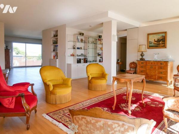 Nancy : Appartement avec grand balcon, ascenseur et garage