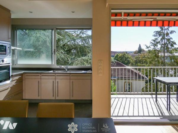 Nancy : Appartement avec grand balcon, ascenseur et garage
