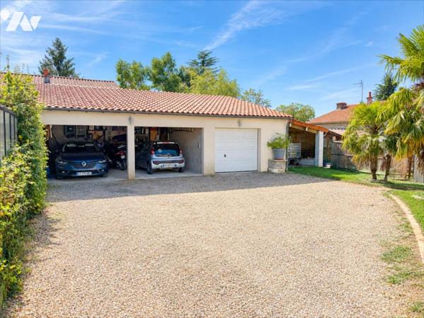 BUXEROLLES – MAISON DES CASTORS EN PIERRE – 160 m² – 4 CHAMBRES – 3 GARAGES – TERRAIN 780 m²