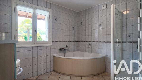 Maison à vendre 5 pièces 146 m² Saint-Jeoire-Prieuré