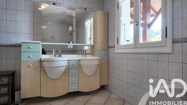 Maison à vendre 5 pièces 146 m² Saint-Jeoire-Prieuré