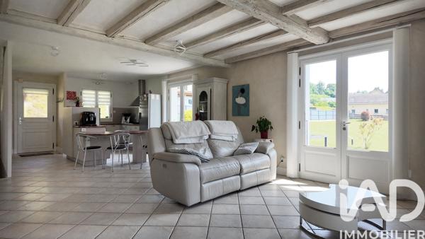 Maison à vendre 5 pièces 146 m² Saint-Jeoire-Prieuré