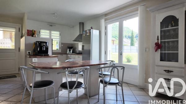 Maison à vendre 5 pièces 146 m² Saint-Jeoire-Prieuré