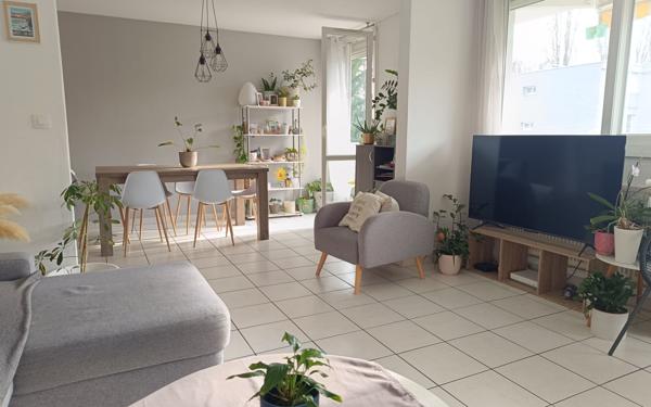 Appartement à vendre    3 pièces • 93,47 m2 Saint-Genis-Laval