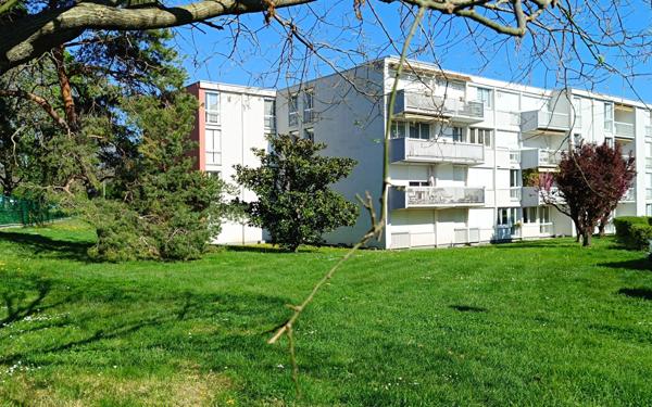 Appartement à vendre    3 pièces • 93,47 m2 Saint-Genis-Laval