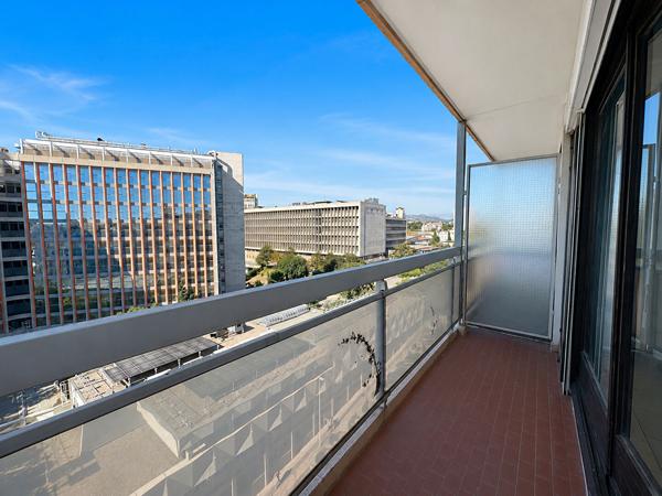 Secteur Timone Location studio avec balcon