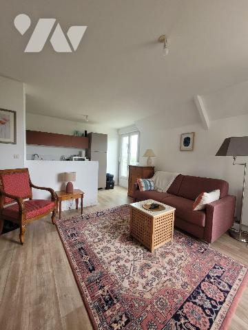 Appartement à Vendre à Pleurtuit (35730) en Ille-et-Vilaine (35)

Situé au troisième étage de...