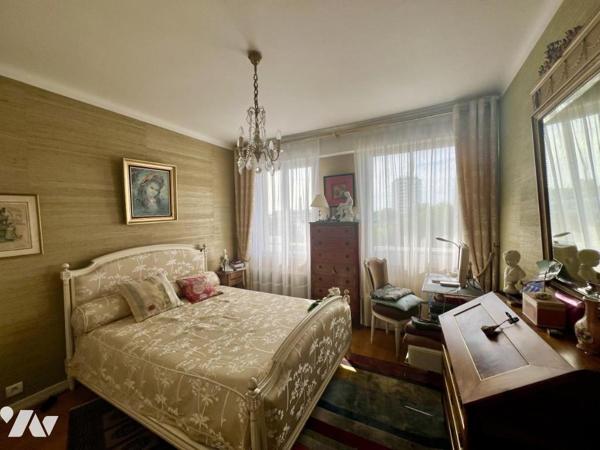 APPARTEMENT ET GARAGE EN HYPER CENTRE DANS UNE RESIDENCE AV. ASCENSEUR