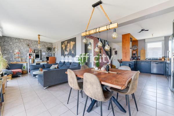 Maison
         5 pièces
        - 103 m² Exclusivité 299 900 € *