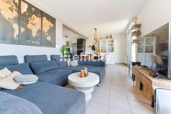 Maison
         5 pièces
        - 103 m² Exclusivité 299 900 € *