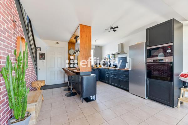 Maison
         5 pièces
        - 103 m² Exclusivité 299 900 € *
