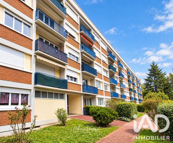 Location studio 63 m² Aubergenville