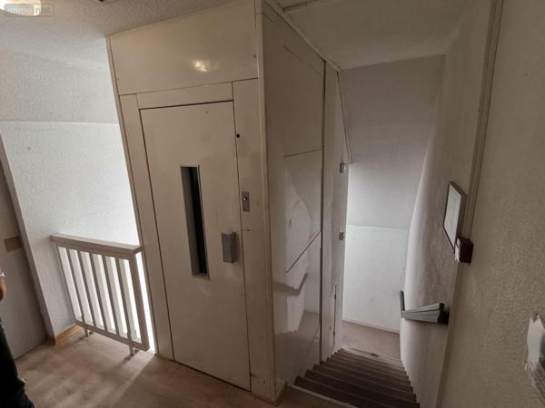 Local Professionnel et commercial à vendre à Chambéry en Savoie (73000), ref : 73007-131