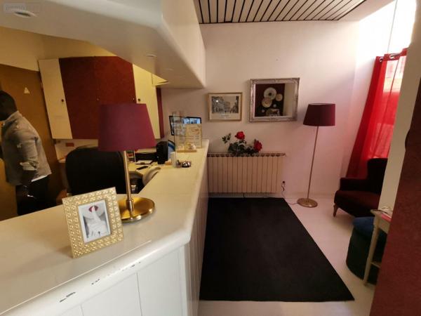Local Professionnel et commercial à vendre à Chambéry en Savoie (73000), ref : 73007-131