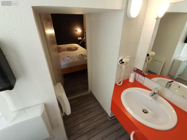 Local Professionnel et commercial à vendre à Chambéry en Savoie (73000), ref : 73007-131