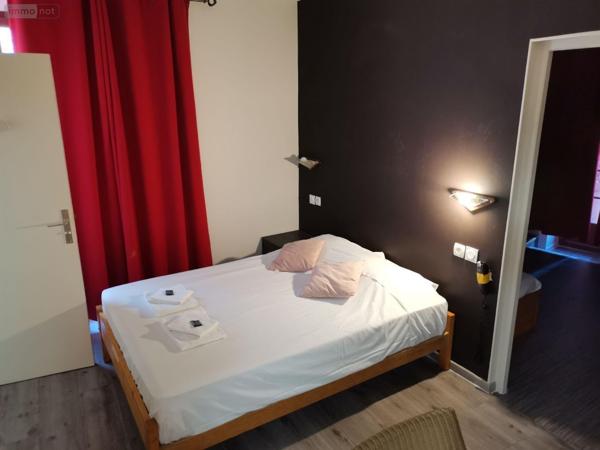 Local Professionnel et commercial à vendre à Chambéry en Savoie (73000), ref : 73007-131