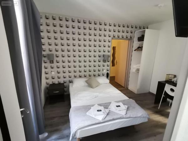 Local Professionnel et commercial à vendre à Chambéry en Savoie (73000), ref : 73007-131