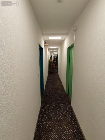 Local Professionnel et commercial à vendre à Chambéry en Savoie (73000), ref : 73007-131