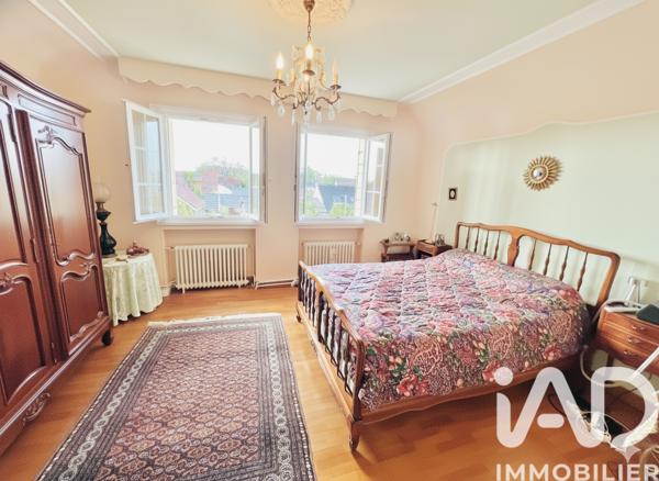 Maison à vendre 9 pièces 222 m² Verneuil-en-Halatte