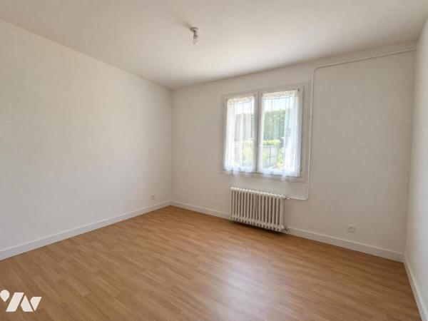 A VENDRE - MAISON DE PLAIN PIED - LAVAL 