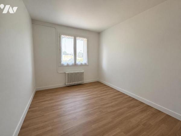 A VENDRE - MAISON DE PLAIN PIED - LAVAL 